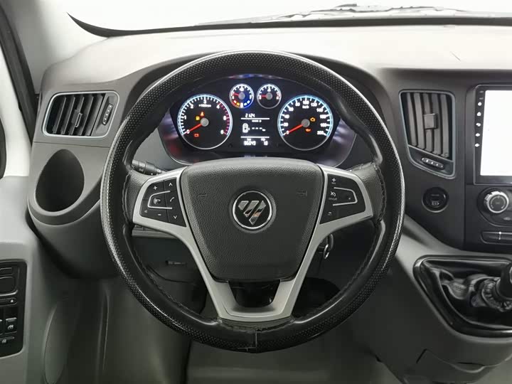 Foton Tuyano 2022 2022款 2.0T手动都市版专业版多功能短轴中顶后单胎5/6/9座4F20TC3