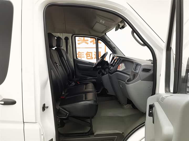 Foton Tuyano 2022 2022款 2.0T手动都市版专业版多功能短轴中顶后单胎5/6/9座4F20TC3