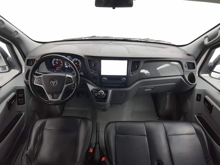 Foton Tuyano 2022 2022款 2.0T手动都市版专业版多功能短轴中顶后单胎5/6/9座4F20TC3