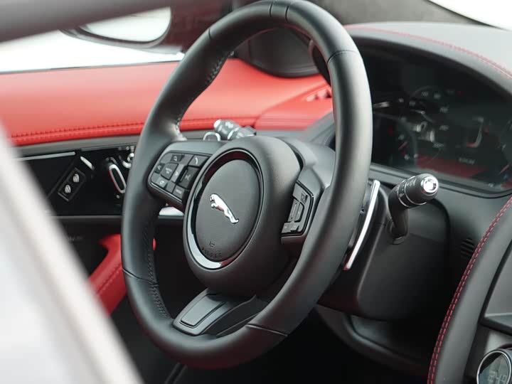 Jaguar F-Type 2024 2024款 P300 75周年典藏硬顶版