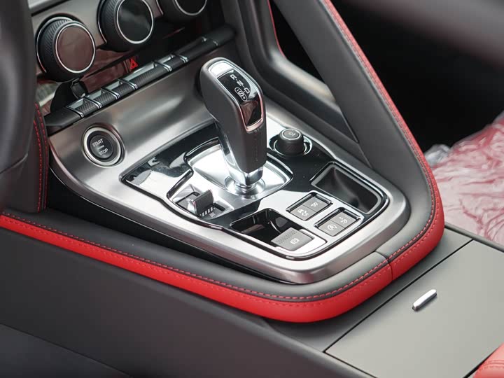 Jaguar F-Type 2024 2024款 P300 75周年典藏硬顶版