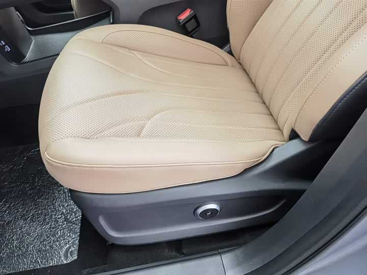 Chery Tiggo 8L 2024 2024款 2.0T 两驱尊贵版 5座