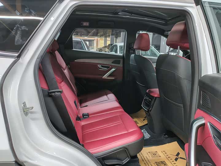 Jetour X70 Plus 2025 2025款 冠军版 1.5T DCT冠军MAX+ 7座