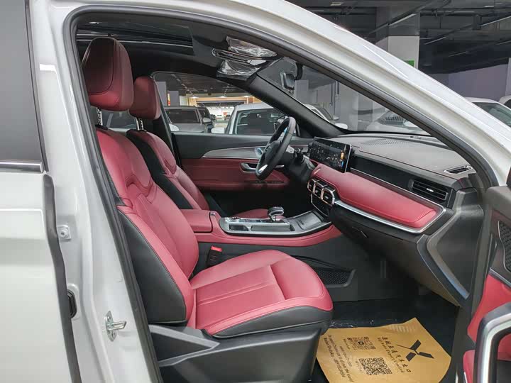 Jetour X70 Plus 2025 2025款 冠军版 1.5T DCT冠军MAX+ 7座