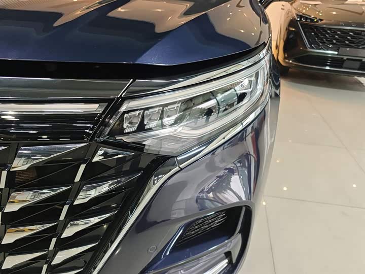 Roewe iMax 8 2023 2023款 400TGI 至享版