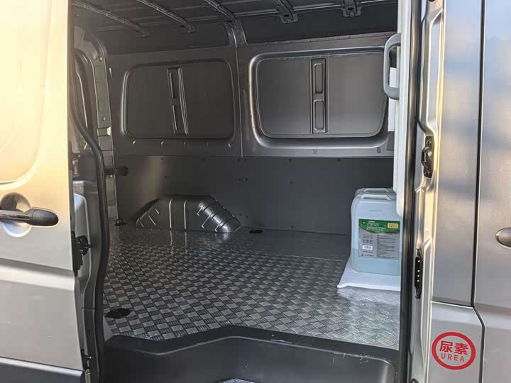 Foton Tuyano 2024 2024款 都市版多功能 2.0T自动 短轴中顶 后单胎3座