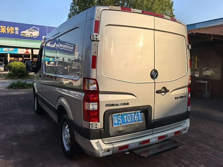 Foton Tuyano 2024 2024款 都市版多功能 2.0T自动 短轴中顶 后单胎3座