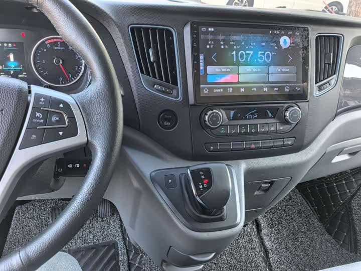 Foton Tuyano 2024 2024款 都市版多功能 2.0T自动 短轴中顶 后单胎3座