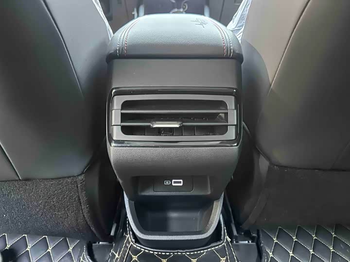 Geely Emgrand GS 2021 2021款 1.4T CVT尊贵型