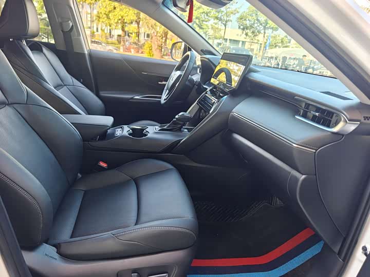 Toyota Venza 2024 2024款 2.0L CVT两驱尊贵版