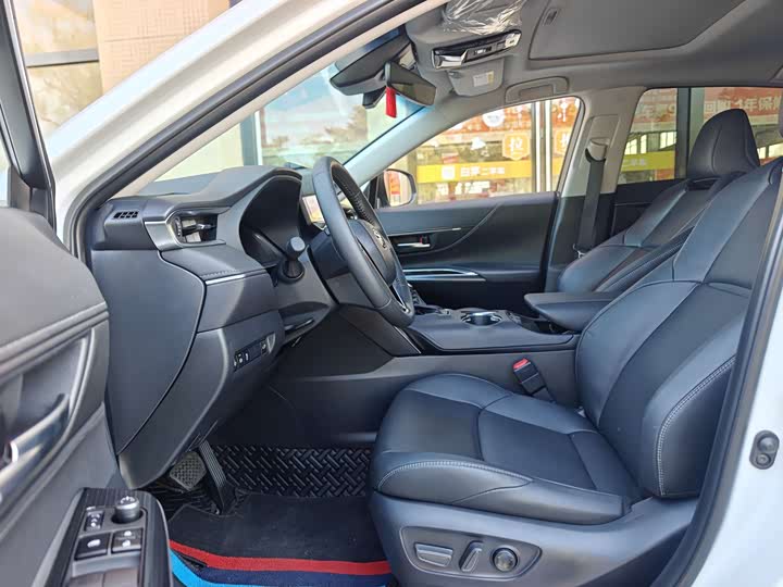 Toyota Venza 2024 2024款 2.0L CVT两驱尊贵版