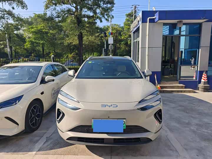 2025 BYD Sea Lion 06 Hybrid/EV