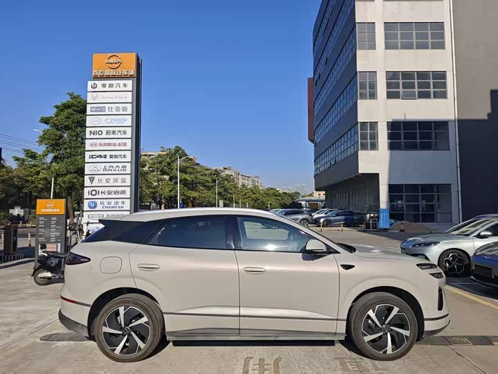 2025 BYD Sea Lion 06 Hybrid/EV