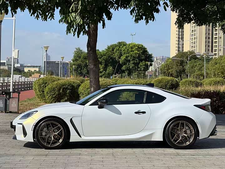 Subaru BRZ 2023 2023款 2.4L 手动10周年纪念版