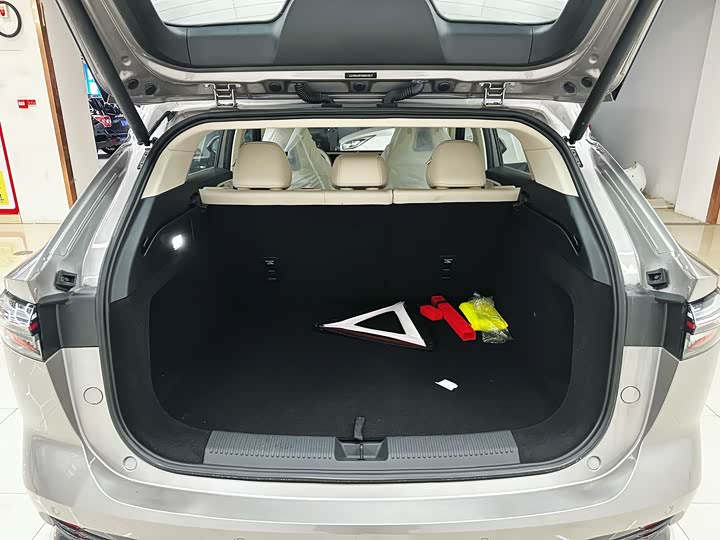 Roewe D5X DMH 2024 2024款 135旗舰版