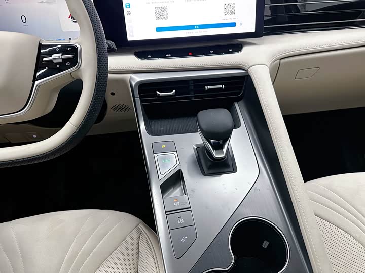 Roewe D5X DMH 2024 2024款 135旗舰版