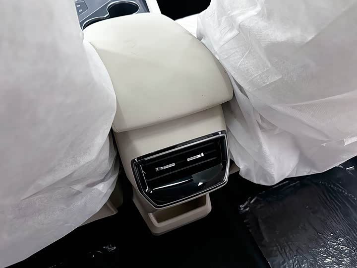 Roewe D5X DMH 2024 2024款 135旗舰版