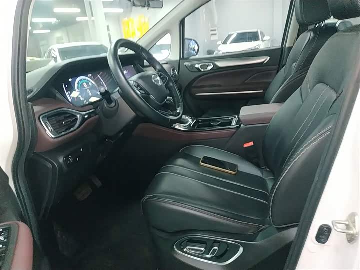 GAC Trumpchi M6 2023 2023款 PRO 270T DCT豪华版