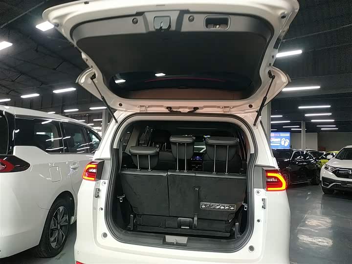 GAC Trumpchi M6 2023 2023款 PRO 270T DCT豪华版