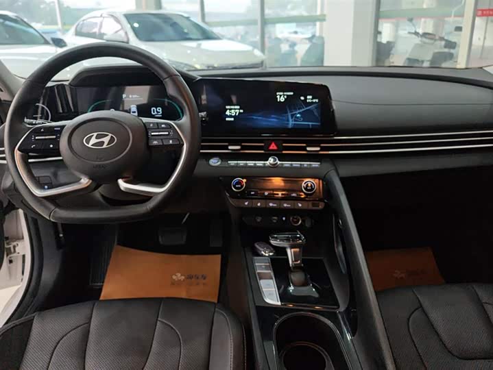 Hyundai Elantra N line 2023 2023款 1.5L CVT LUX尊贵版