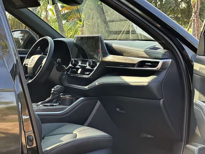 Toyota Crown Kluger 2024 2024款 2.5L HEV四驱豪华版