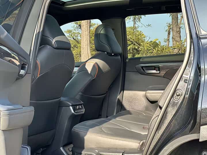 Toyota Crown Kluger 2024 2024款 2.5L HEV四驱豪华版