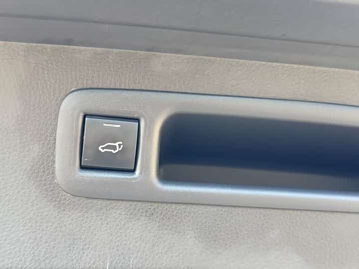 Toyota Crown Kluger 2024 2024款 2.5L HEV四驱豪华版