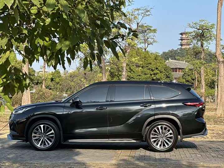 Toyota Crown Kluger 2024 2024款 2.5L HEV四驱豪华版