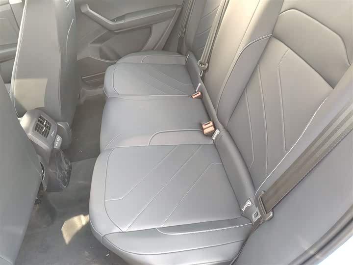 Volkswagen Tharu 2025 2025款 新锐 300TSI 锐享版