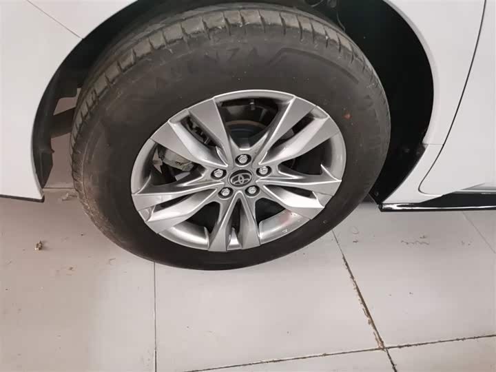 Toyota Sienna 2024 2024款 2.5L混动 四驱尊贵版