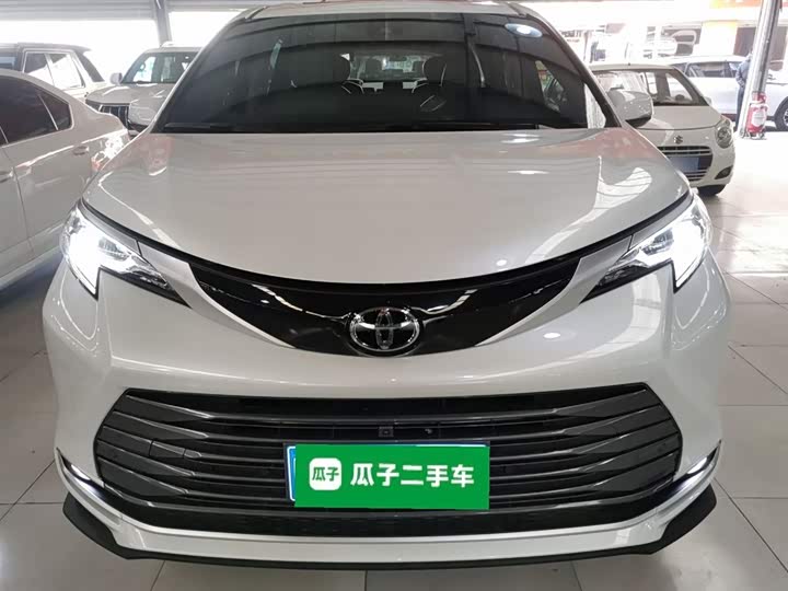 Toyota Sienna 2024 2024款 2.5L混动 四驱尊贵版