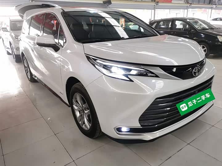 Toyota Sienna 2024 2024款 2.5L混动 四驱尊贵版