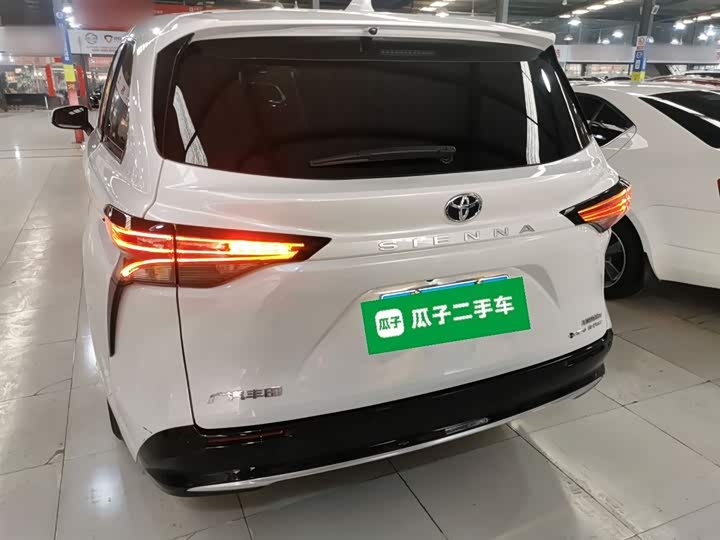 Toyota Sienna 2024 2024款 2.5L混动 四驱尊贵版