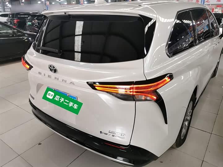 Toyota Sienna 2024 2024款 2.5L混动 四驱尊贵版