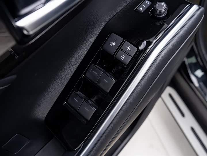 Toyota Crown Kluger 2024 2024款 2.5L HEV四驱尊贵版