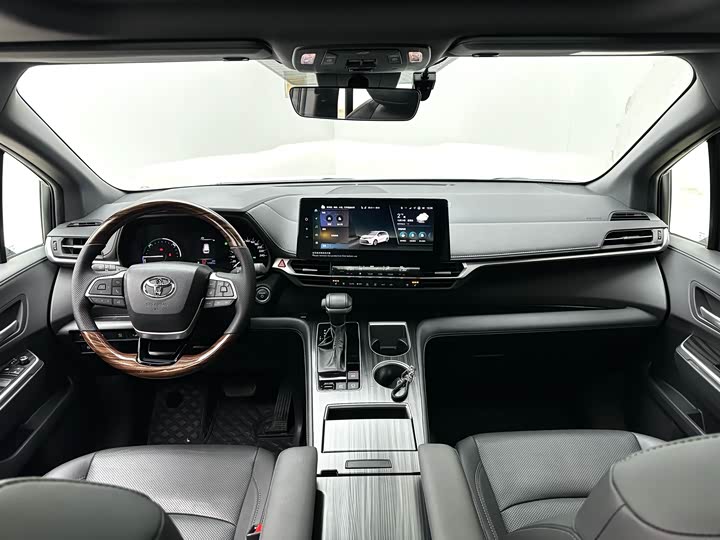 Toyota Sienna 2024 2024款 2.5L混动 四驱尊贵版