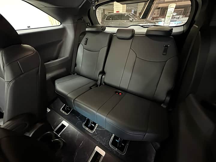 Toyota Sienna 2024 2024款 2.5L混动 四驱尊贵版