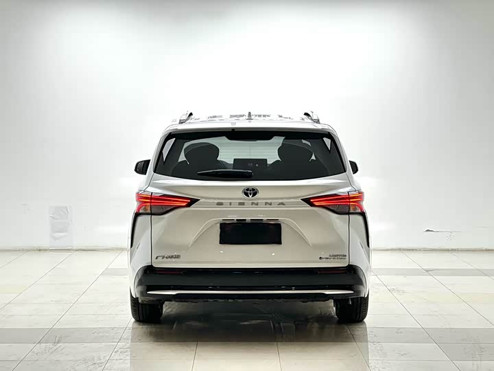 Toyota Sienna 2024 2024款 2.5L混动 四驱尊贵版