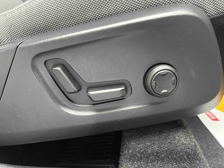 Volvo XC40 2024 2024款 B3 智远豪华版