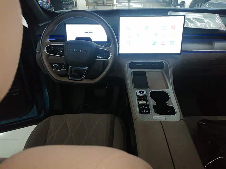 Chery Tiggo 8 Plus C-DM 2025 2025款 1.5T 116km 尊贵型 5座