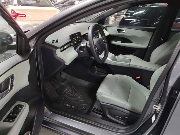 Roewe D6 2025 2025款 520km 尊享版