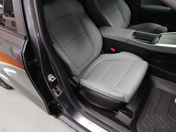 Roewe D6 2025 2025款 520km 尊享版