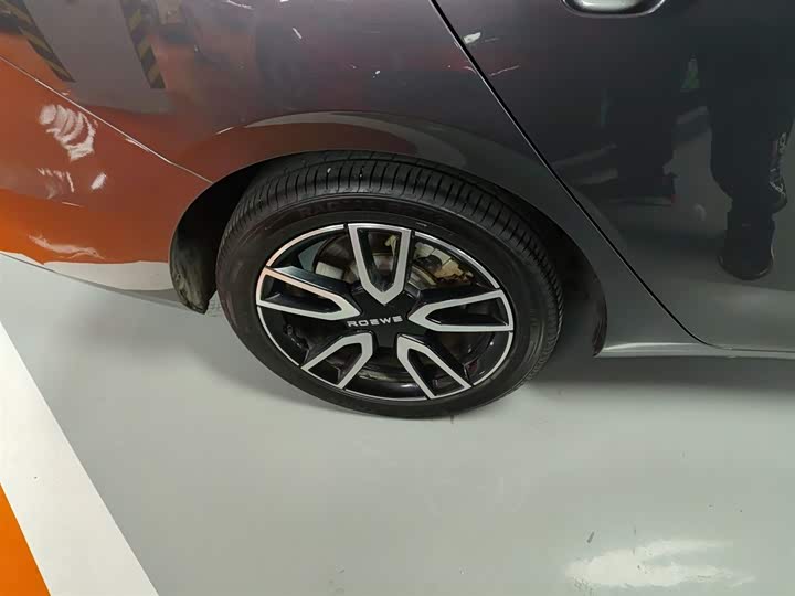 Roewe D6 2025 2025款 520km 尊享版