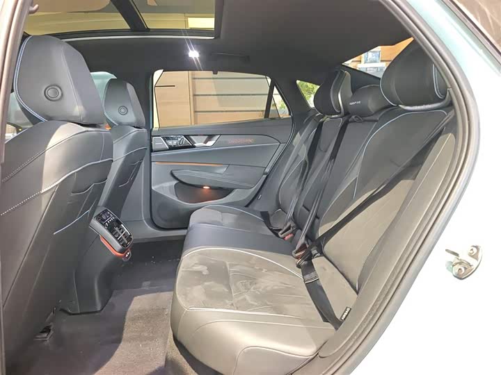 Volkswagen Passat 2025 2025款 Pro 380TSI 星空龙尊版