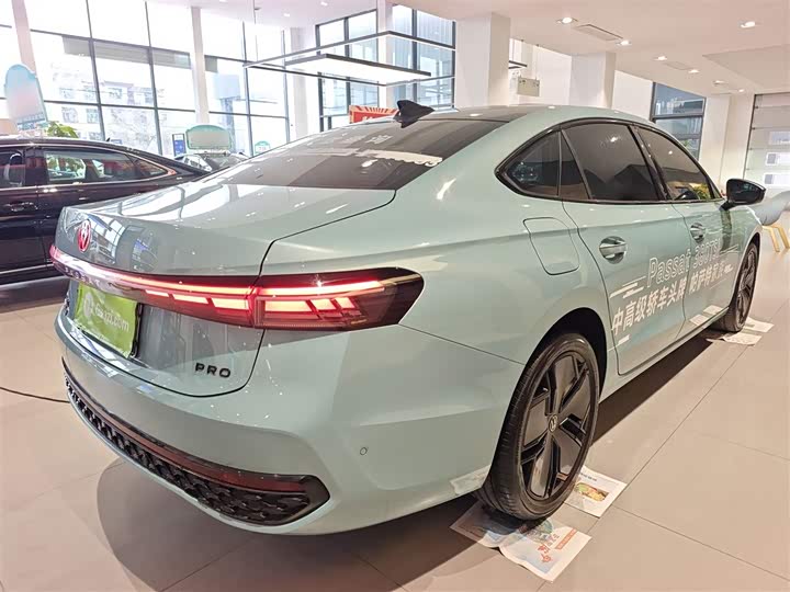 Volkswagen Passat 2025 2025款 Pro 380TSI 星空龙尊版