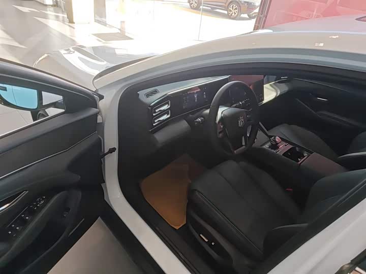 BYD Qin L 2025 2025款 DM-i 智驾版 120KM卓越型