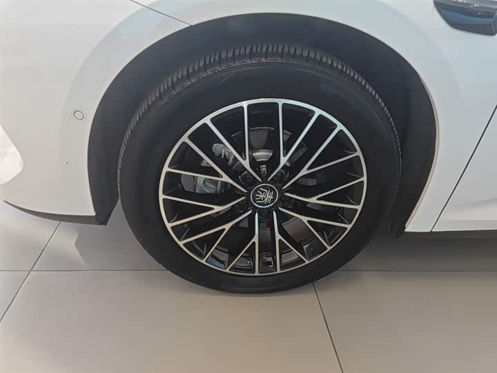 BYD Qin L 2025 2025款 DM-i 智驾版 120KM卓越型