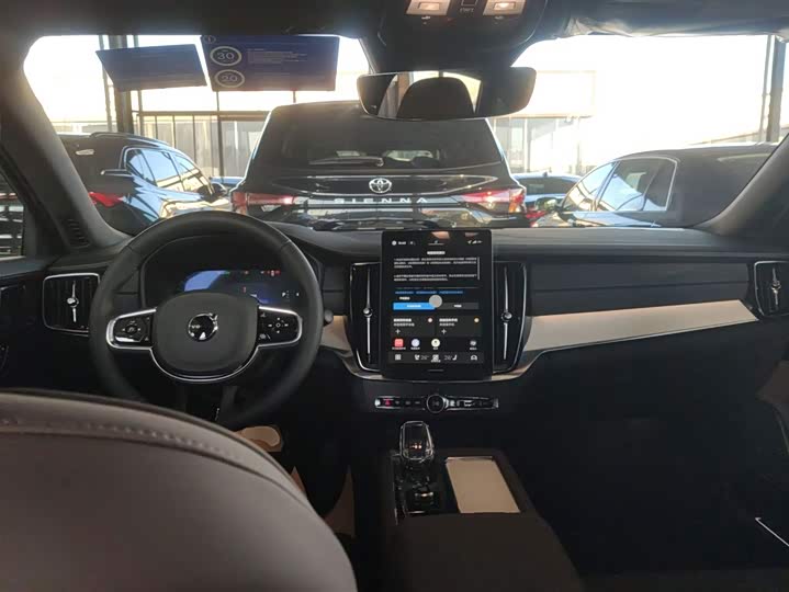 Volvo S90 2026 2026款 B5 智远豪华版