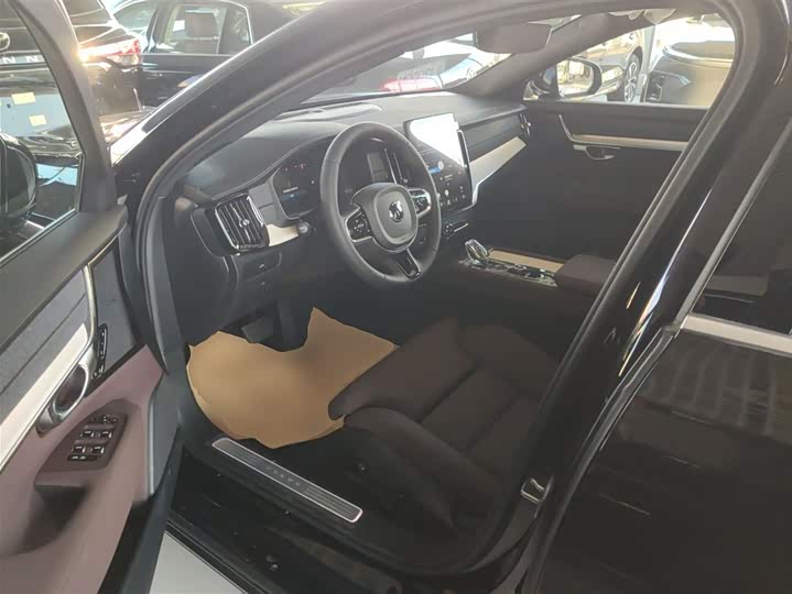 Volvo S90 2026 2026款 B5 智远豪华版