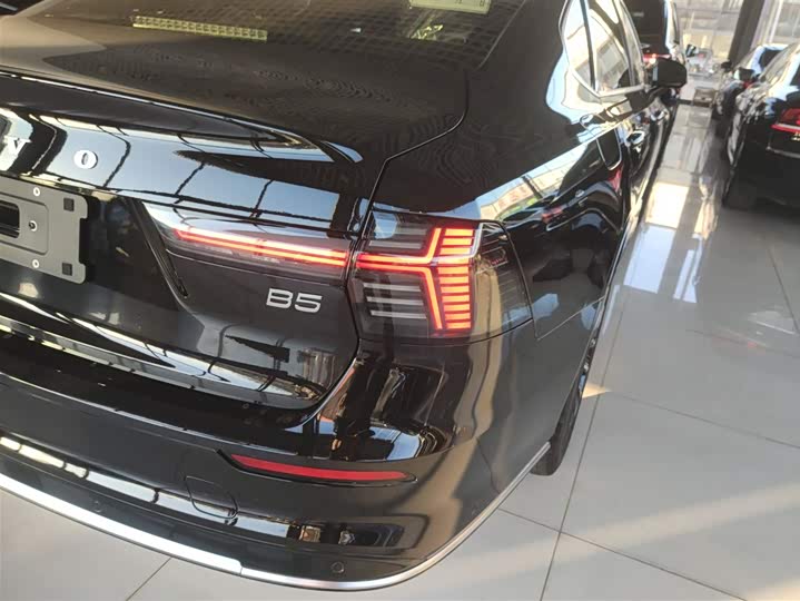 Volvo S90 2026 2026款 B5 智远豪华版